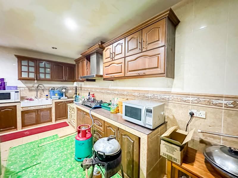 Semi-Detached House for Sale in Taman Seri Damai (Kajang) - Ahmad Ikhwan Arif - Kitchen - PropertyGuru.com.my
