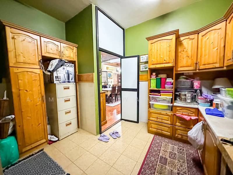 Semi-Detached House for Sale in Taman Seri Damai (Kajang) - Ahmad Ikhwan Arif - Kitchen - PropertyGuru.com.my