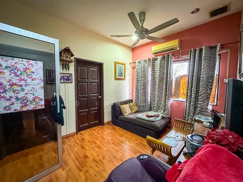 Semi-Detached House for Sale in Taman Seri Damai (Kajang) - Ahmad Ikhwan Arif - Living Room - PropertyGuru.com.my