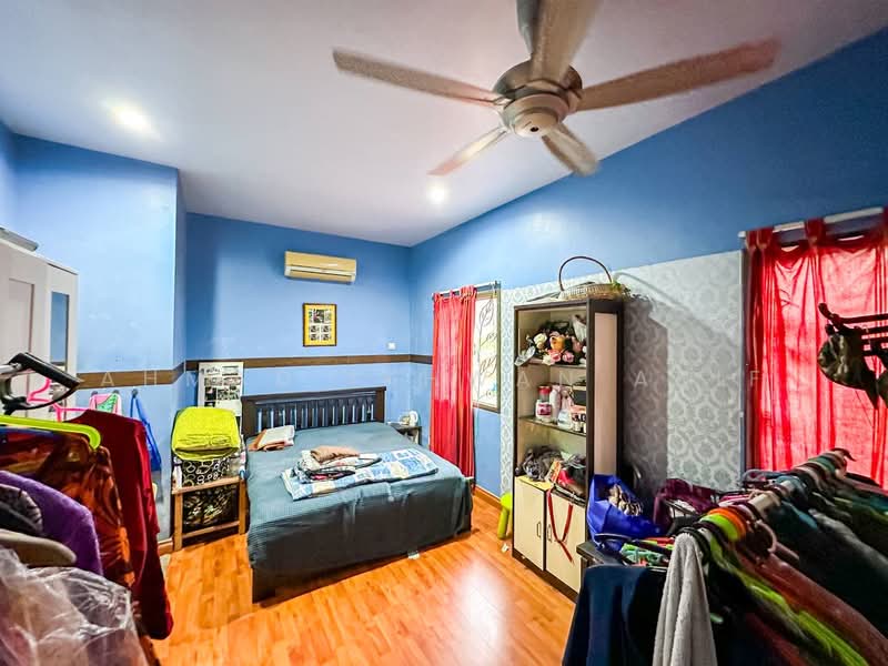 Semi-Detached House for Sale in Taman Seri Damai (Kajang) - Ahmad Ikhwan Arif - Bedroom - PropertyGuru.com.my