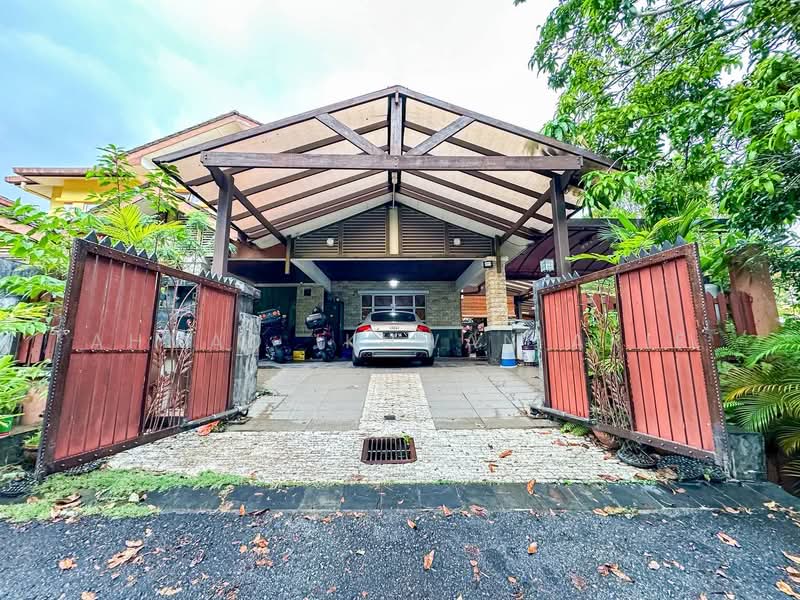Semi-Detached House for Sale in Taman Seri Damai (Kajang) - Ahmad Ikhwan Arif - Exterior - PropertyGuru.com.my