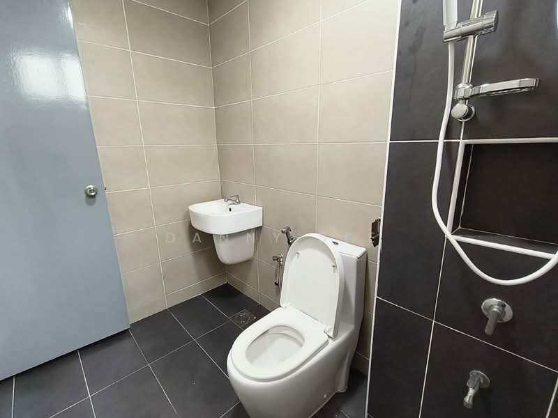 Service Residence for Rent at D'Putra Suites - Danny See - Bathroom - PropertyGuru.com.my