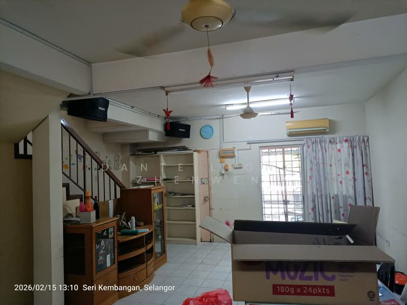 Terraced House for Sale in Taman Pinggiran Putra (Seri Kembangan) - Dante Leong Zhenwen - Living Room - PropertyGuru.com.my