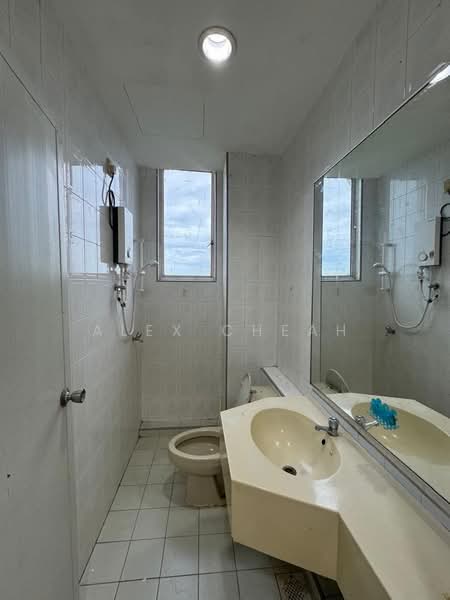 Stulang Villa untuk Untuk Disewa - RM 2,600 /bulan, Mac 2026 - Bathroom - PropertyGuru.com.my