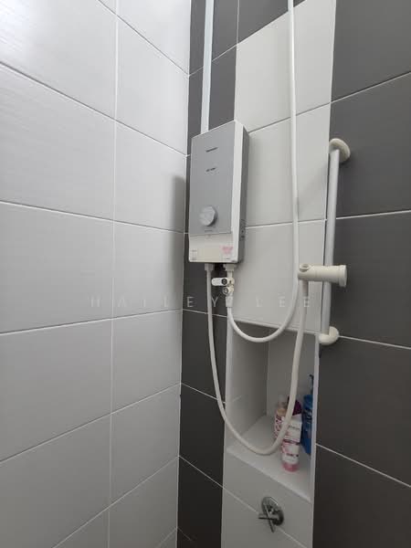 Rumah Teres untuk Dijual di Masai (Johor) - Hailey Lee - Bathroom - PropertyGuru.com.my