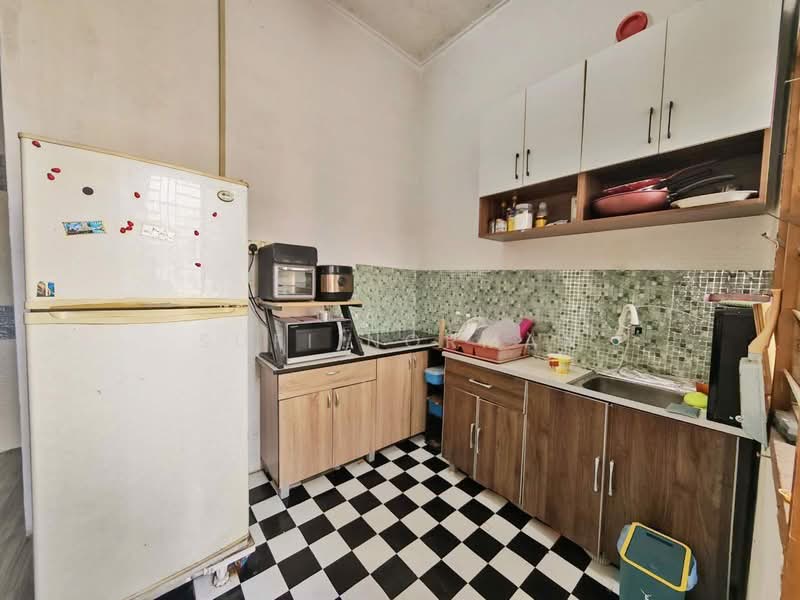 Taman Pulai Utama untuk Untuk Dijual - RM 135,000, Mac 2026 - Kitchen - PropertyGuru.com.my