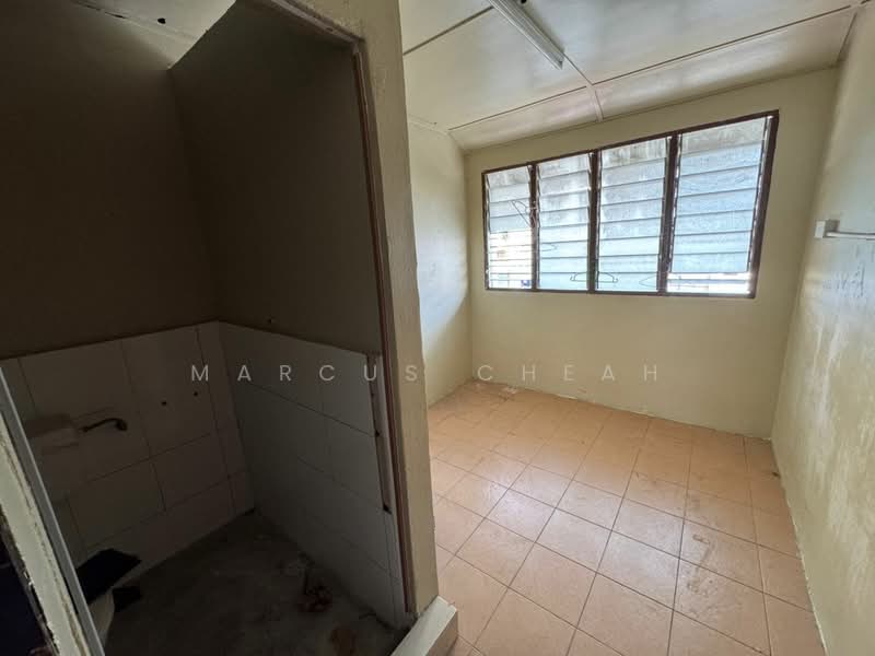 Shop / Office for Rent in Lebuh Chulia (George Town) - Marcus Cheah - Bathroom - PropertyGuru.com.my