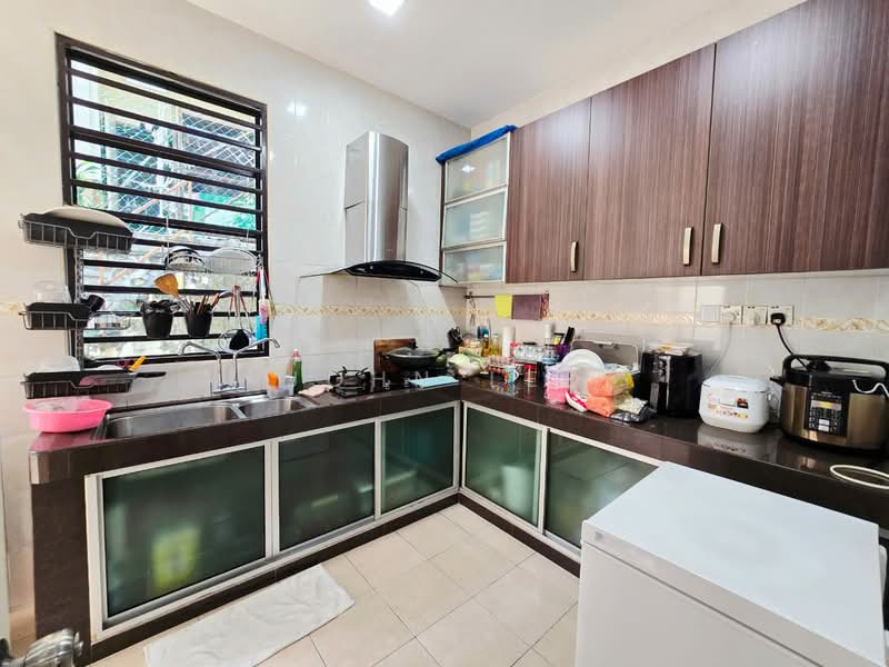 2-storey Terraced House for Sale in Bandar Kinrara Seksyen 1 (Bandar Kinrara) - John Lee - Kitchen - PropertyGuru.com.my