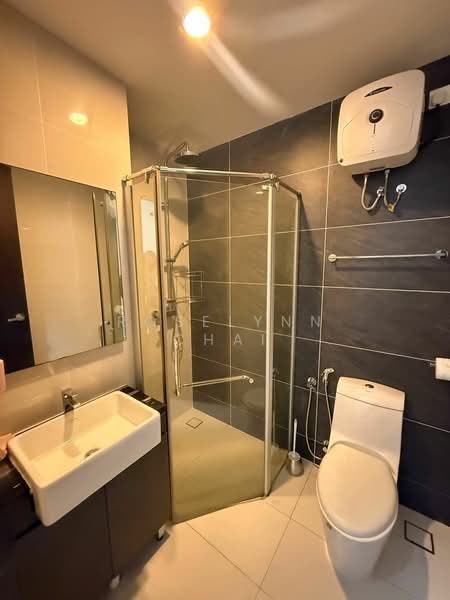 Bay Point @ Country Garden Danga Bay untuk Untuk Dijual - RM 688,000, Mac 2026 - Bathroom - PropertyGuru.com.my