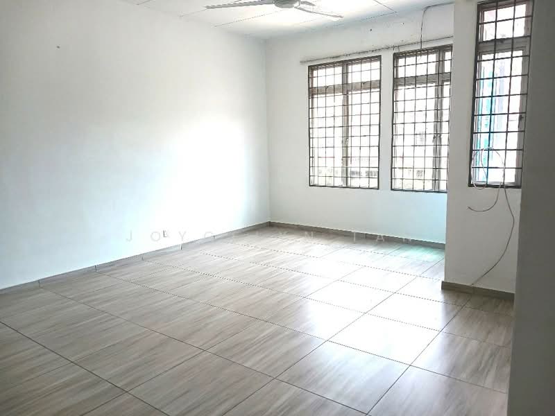 Rumah Teres 2 Tingkat untuk Disewa di Kota Kemuning (Shah Alam) - Joycelyn Tan - Living Room - PropertyGuru.com.my