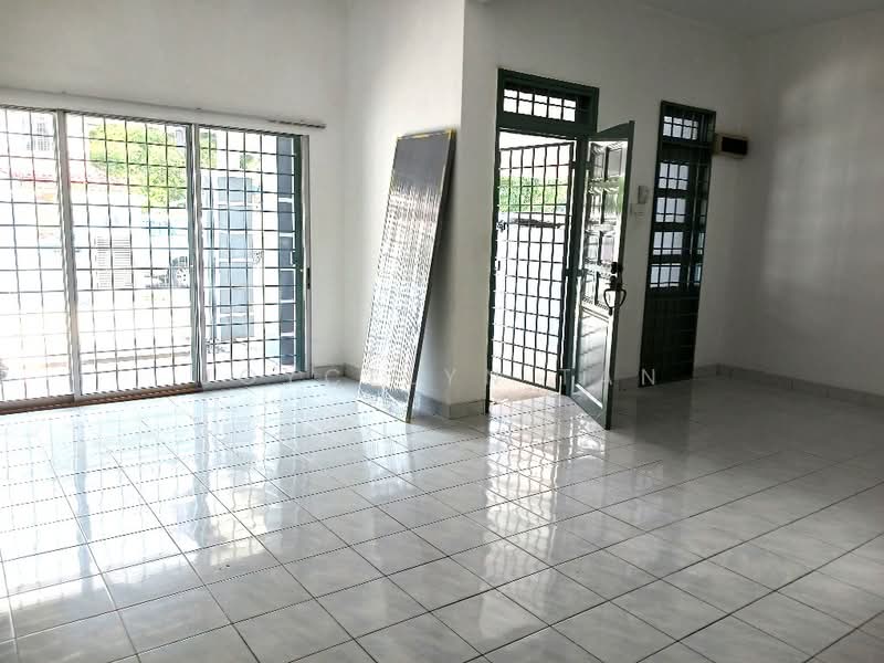 Rumah Teres 2 Tingkat untuk Disewa di Kota Kemuning (Shah Alam) - Joycelyn Tan - Living Room - PropertyGuru.com.my