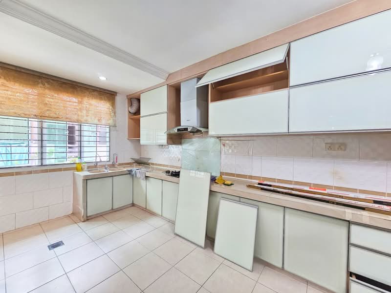 3-storey Terraced House for Rent in USJ Heights (Subang Jaya) - Esther Yong - Kitchen - PropertyGuru.com.my