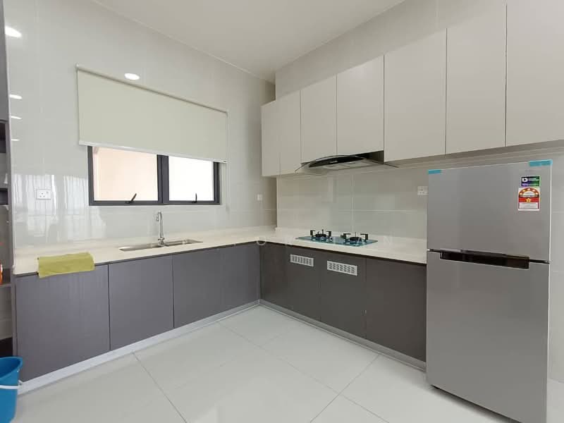 Royal Strand @ Country Garden Danga Bay untuk Untuk Disewa - RM 2,900 /bulan, Apr 2026 - Kitchen - PropertyGuru.com.my
