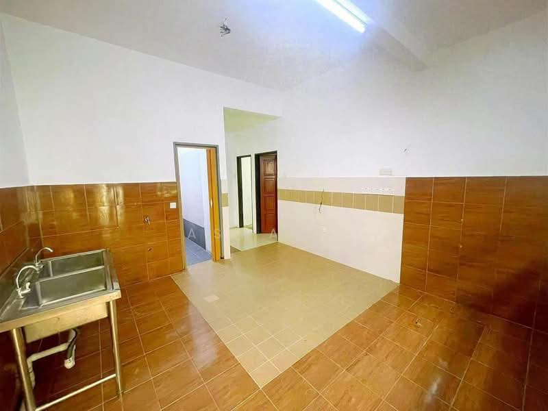 2-storey Terraced House for Sale in Bandar Cassia (Batu Kawan) - Aswad . - Kitchen - PropertyGuru.com.my