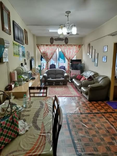 Apartment for Sale at Jelutong Apartment - Maznee Realtor - Living Room - PropertyGuru.com.my