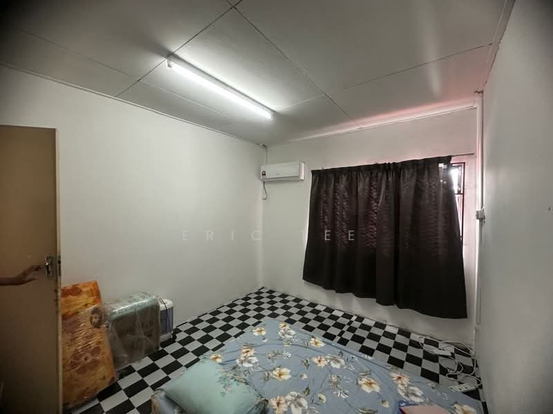 Terraced House for Sale in Taman Damai Jaya (Skudai) - Eric Tee - Bedroom - PropertyGuru.com.my