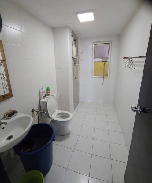 Kondominium untuk Dijual di Casa Tropika - EE Ling - Bathroom - PropertyGuru.com.my