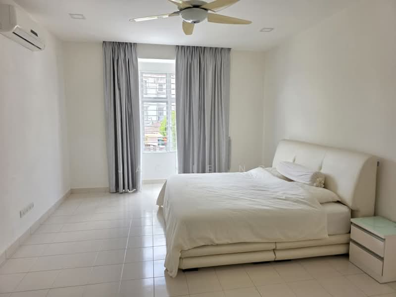 3-storey Terraced House for Sale in Cheras (Selangor) - Jackie Ng - Master Bedroom - PropertyGuru.com.my