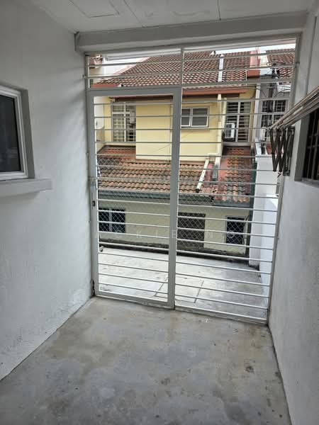 3-storey Terraced House for Sale in Cheras (Selangor) - Jackie Ng - Balcony - PropertyGuru.com.my
