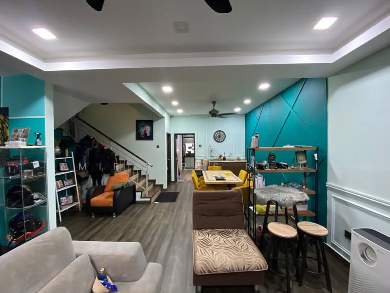 2-storey Terraced House for Sale in Taman Perling (Perling) - Amir Faris Rusli - Living Room - PropertyGuru.com.my