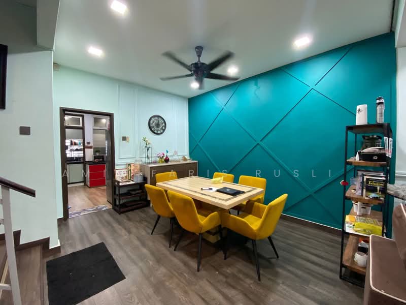2-storey Terraced House for Sale in Taman Perling (Perling) - Amir Faris Rusli - Dining Room - PropertyGuru.com.my