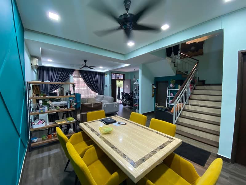2-storey Terraced House for Sale in Taman Perling (Perling) - Amir Faris Rusli - Living Room - PropertyGuru.com.my