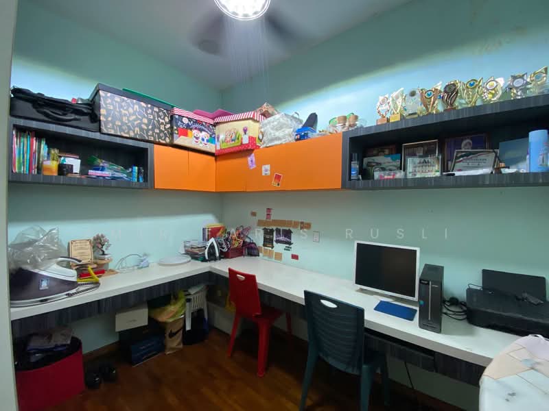 2-storey Terraced House for Sale in Taman Perling (Perling) - Amir Faris Rusli - Study - PropertyGuru.com.my