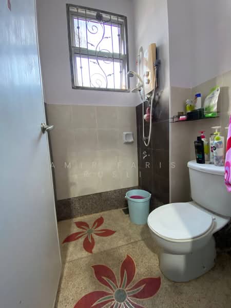2-storey Terraced House for Sale in Taman Perling (Perling) - Amir Faris Rusli - Bathroom - PropertyGuru.com.my