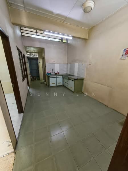 1-storey Terraced House for Rent in Taman Belibis (Simpang Ampat) - Sunny Lok - Kitchen - PropertyGuru.com.my