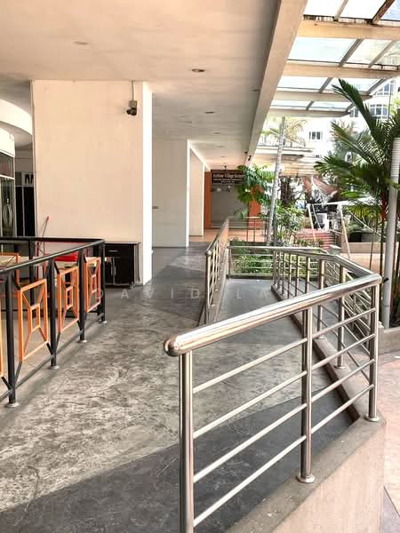 Shop for Rent in Taman Sri Endah (Sri Petaling) - David Lao - Corridor - PropertyGuru.com.my