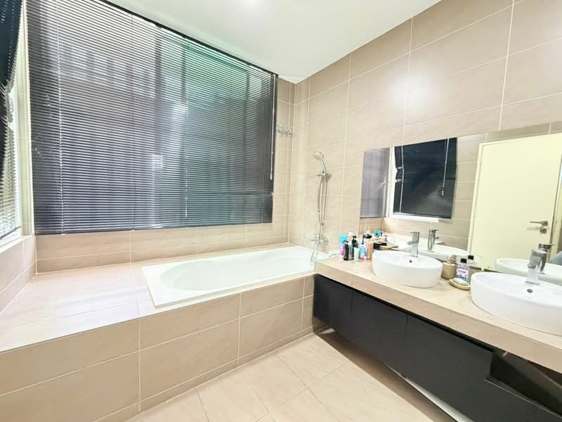 Jacaranda @ Garden Residence Cyberjaya untuk Untuk Dijual - RM 1,590,000, Mac 2026 - Bathroom - PropertyGuru.com.my