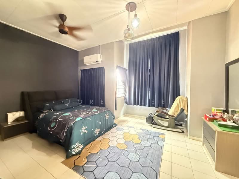 Desa Tebrau Jalan Harmonium 21 End Lot Double Storey Terrace House for Sale untuk Untuk Dijual - RM 970,000, Apr 2026 - Bedroom - PropertyGuru.com.my