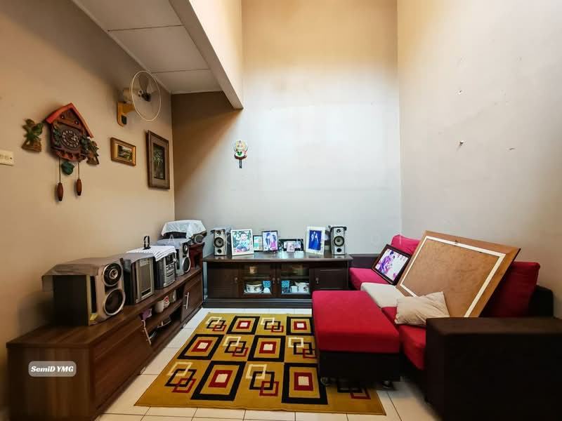 Value Buy Fully Renovated & Extended 2 Sty Bandar Puteri Klang untuk Untuk Dijual - RM 580,000, Mac 2026 - Living Room - PropertyGuru.com.my