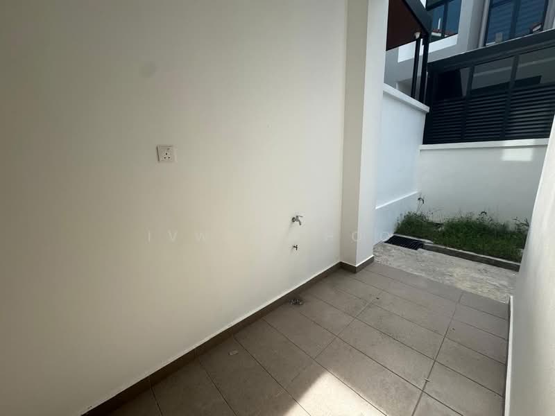 Cluster House for Rent in Taman Mount Austin (Tebrau) - Ivwen Choo - Exterior - PropertyGuru.com.my