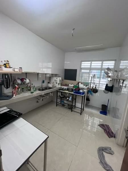 Taman Taming Indah 2 untuk Untuk Dijual - RM 1,250,000, Mac 2026 - Kitchen - PropertyGuru.com.my