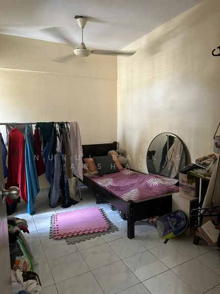 Apartment for Sale at Pangsapuri Suria Subang - Nurul Balkis Arshad - Bedroom - PropertyGuru.com.my
