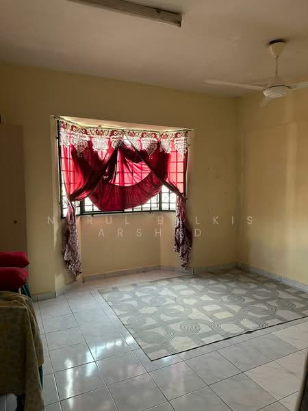 Apartment for Sale at Pangsapuri Suria Subang - Nurul Balkis Arshad - Living Room - PropertyGuru.com.my