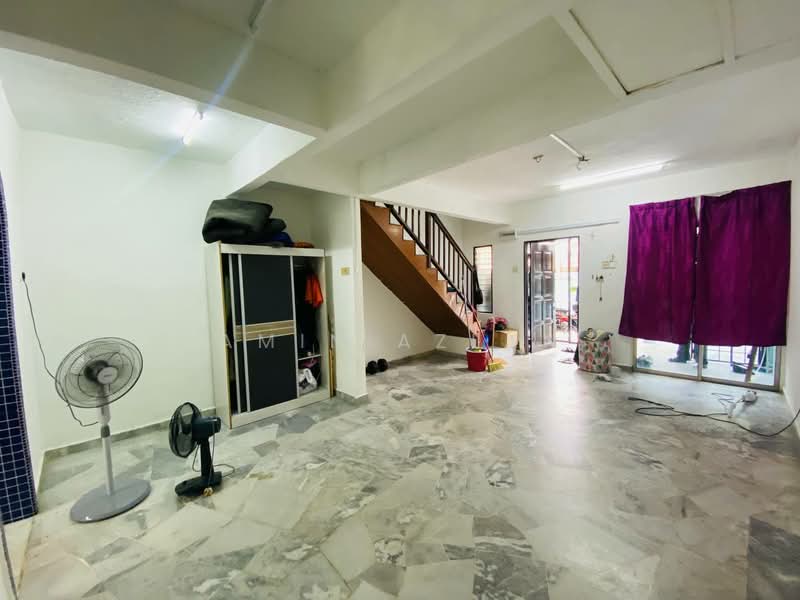 Terraced House for Sale in Batu Caves (Selangor) - Amin Azlan - Living Room - PropertyGuru.com.my