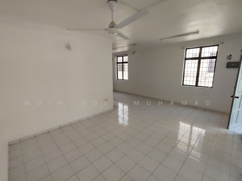 Taman Pinji Mewah Ipoh Perak untuk Untuk Dijual - RM 390,000, Mac 2026 - Living Room - PropertyGuru.com.my