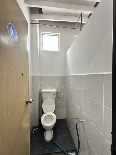 Shop for Rent in Taman Klebang Utama (Klebang) - Edwin Koh Hock Yong - Bathroom - PropertyGuru.com.my