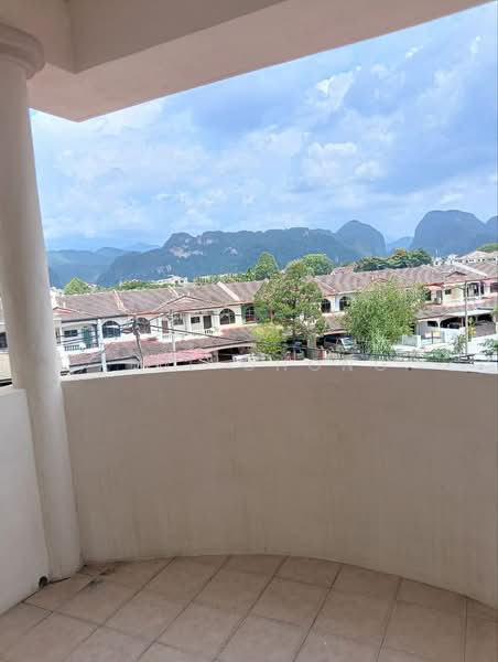 Ipoh Garden 2.5 Storey Terrace House Partial Furnished For Sale untuk Untuk Dijual - RM 420,000, Mac 2026 - PropertyGuru.com.my