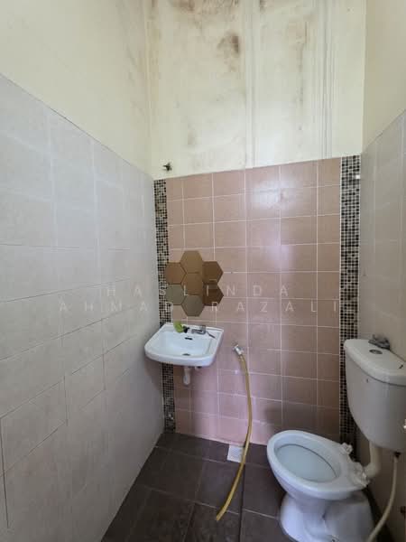 1-storey Terraced House for Sale in Semenyih (Selangor) - Haslinda Ahmad Razali - Bathroom - PropertyGuru.com.my
