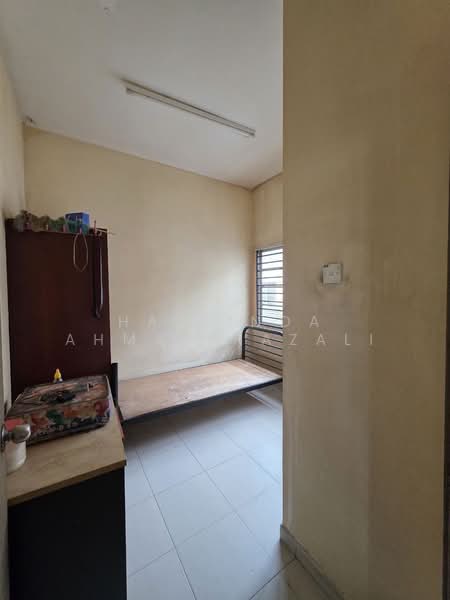 1-storey Terraced House for Sale in Semenyih (Selangor) - Haslinda Ahmad Razali - Bedroom - PropertyGuru.com.my