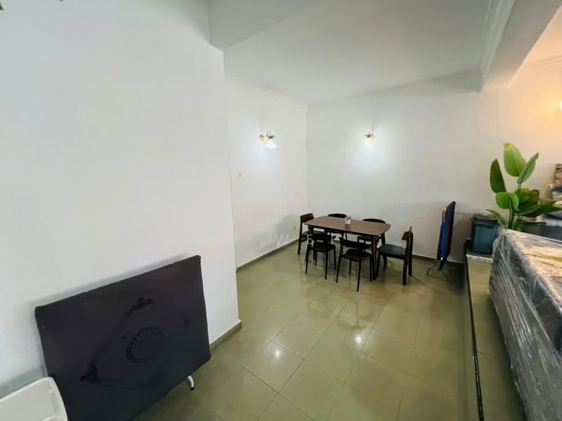 2-storey Terraced House for Rent in Taman Pelangi (Johor Bahru) - Li Wei - Dining Room - PropertyGuru.com.my