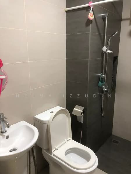 Service Residence for Sale at Cybersquare - HELMY IZZUDIN - Bathroom - PropertyGuru.com.my