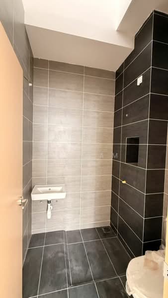 2-storey Terraced House for Sale in Bandar Dato Onn (Tebrau) - William Tay - Bathroom - PropertyGuru.com.my