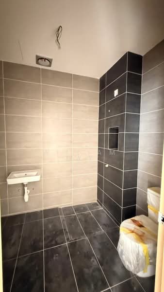 2-storey Terraced House for Sale in Bandar Dato Onn (Tebrau) - William Tay - Bathroom - PropertyGuru.com.my