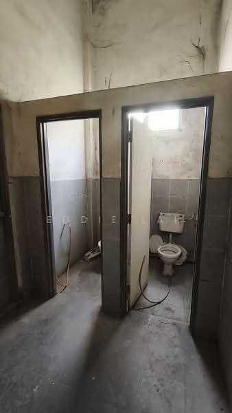 Semi-D Factory for Rent in Taman Desa Idaman (Senai) - Eddie Lai - Bathroom - PropertyGuru.com.my