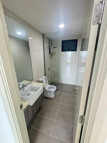 Service Residence for Rent at Southkey Mosaic - Yoland . - Bathroom - PropertyGuru.com.my