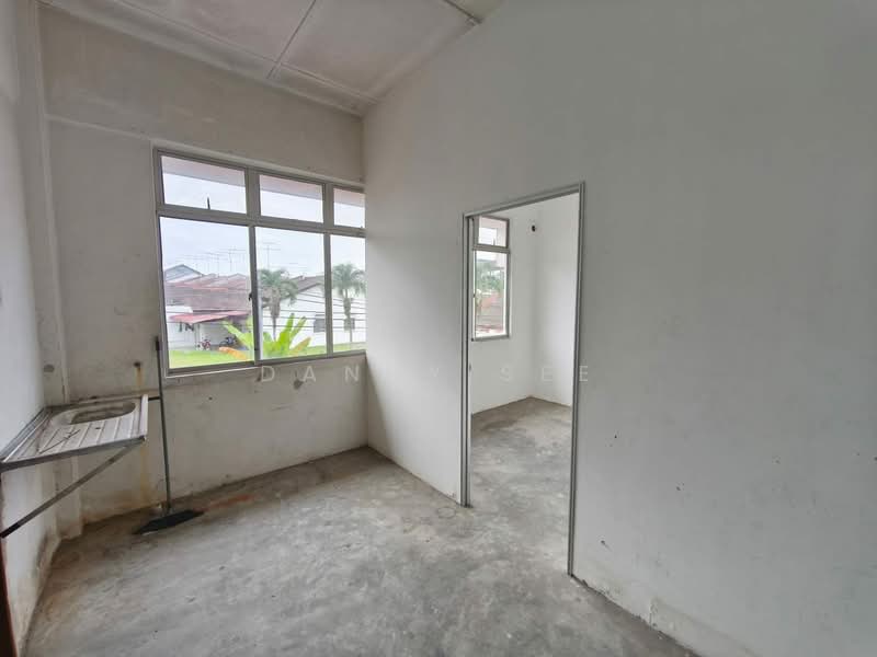 Shop / Office for Sale in Taman Gunung Pulai (Kulai) - Danny See - Interior - PropertyGuru.com.my